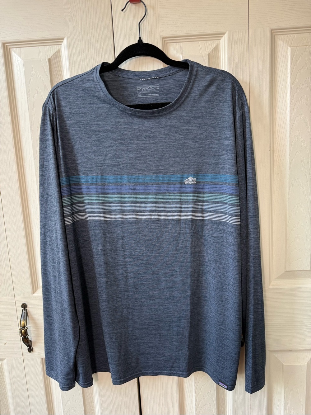 Patagonia Capilene Cool Daily Graphic Long Sleeve Shirt Mens Size XL Blue Stripe